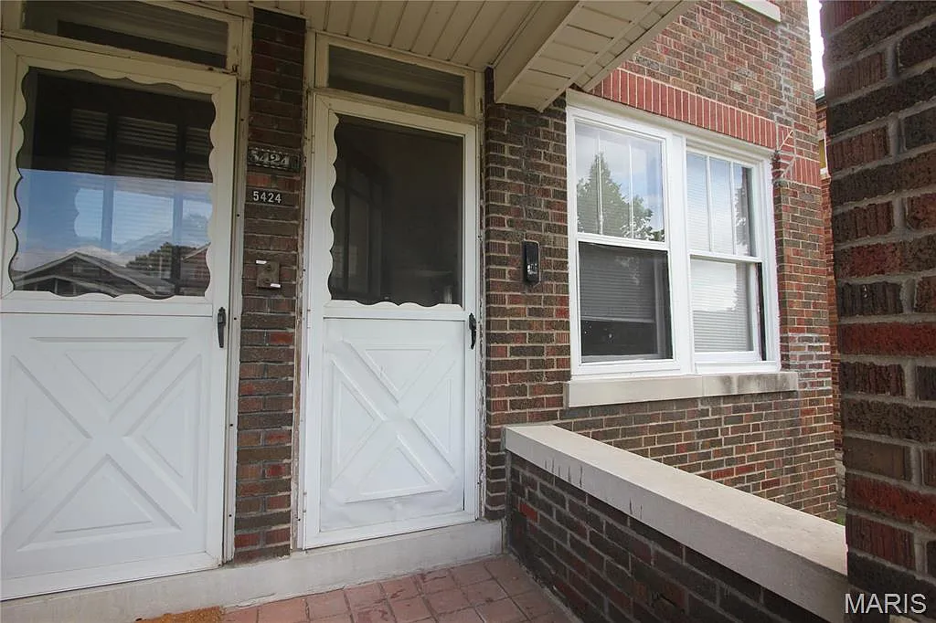 1 bed, 1.0 bath, 884 sqft, $1,050 — Photo 3