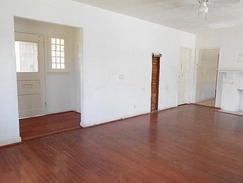 4th image of 4519 S Gramercy Pl