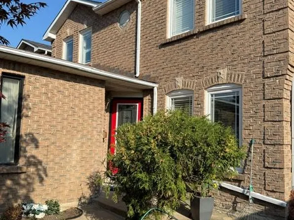 6296 Prairie Cir, Mississauga, ON L5N 5Y7