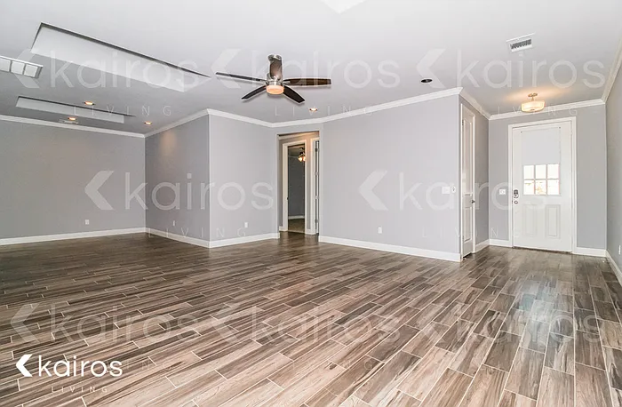 3 bed, 2.0 bath, 1877 sqft, $2,095 — Photo 2