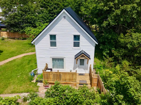 21 Prince St, Parrsboro, NS B0M 1S0