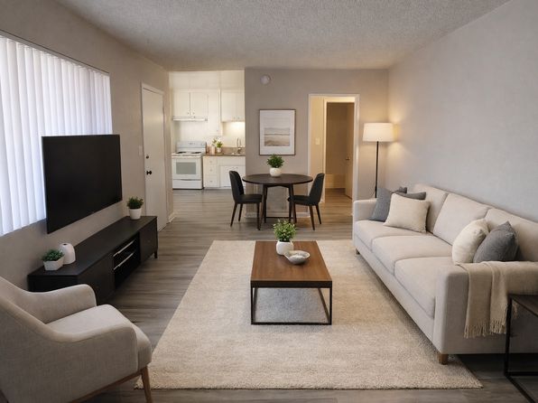 150 E Alvarado St #12