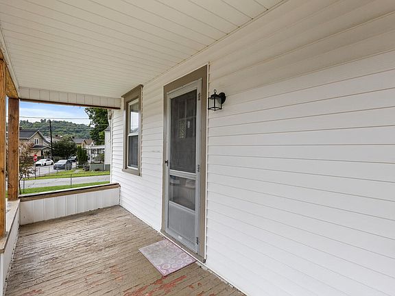 4th image of 403 Jones Street