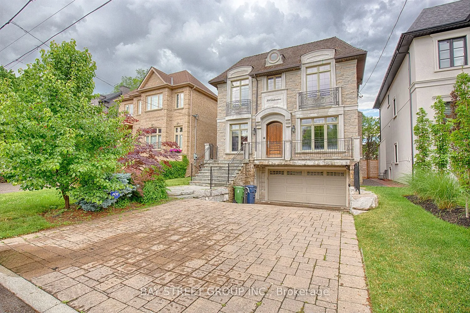 5 bed, $9,980 — Photo 1