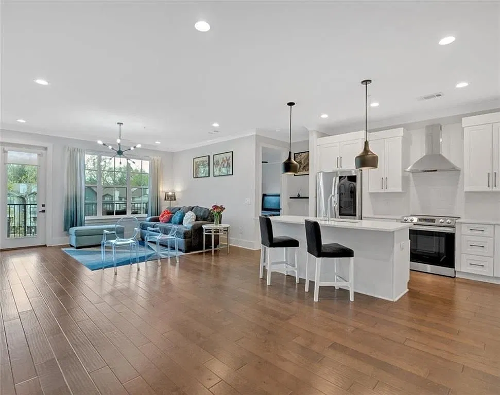2 bed, 2.0 bath, 1404 sqft, $3,200 — Photo 1