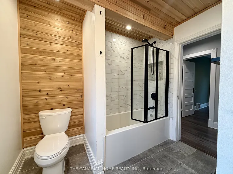 71 English St — Photo 30