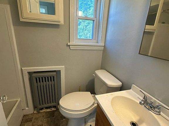 5th image of 14 S Lewis St APT 7