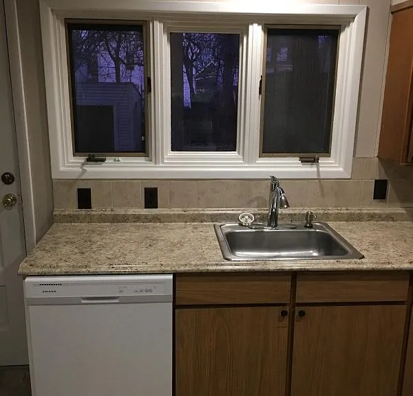 2280 Grandview Ave — Photo 3