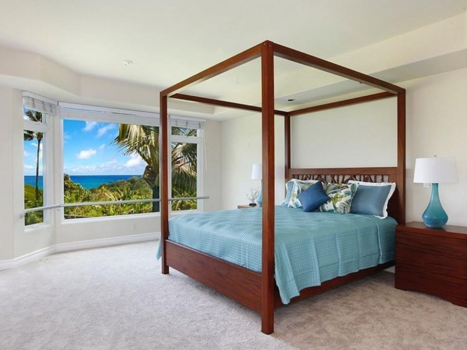 Master Br, King size bed