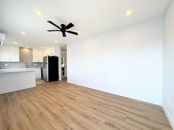 4th image of 1921 Colonia Pl