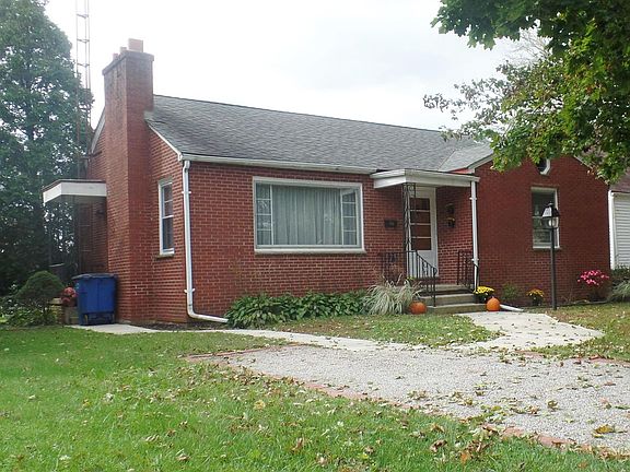 3rd image of 939 W Church St