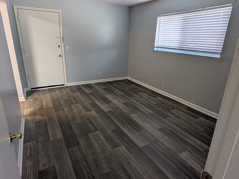 East Lake Apartments — Photo 36