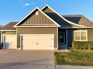 9941 Marnewood Dr, Johnston, IA 50131