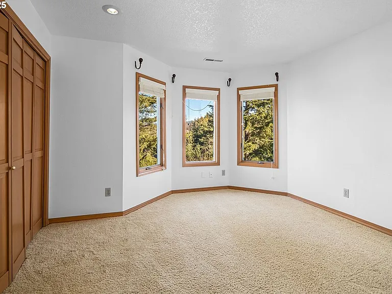 13187 NW Burton St — Photo 24