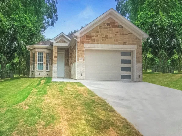 613 S 5th St, Bonham, TX 75418