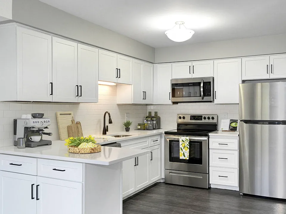 Laurel West End