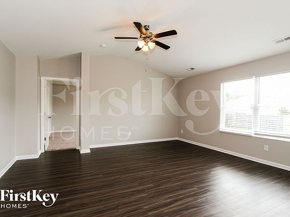 3rd image of 216 Leonards Ct