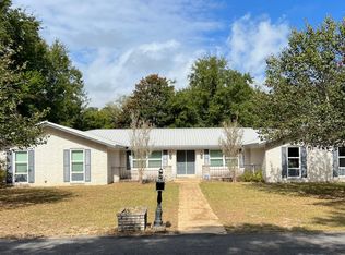 45 Poplar Ave, Shalimar, FL 32579