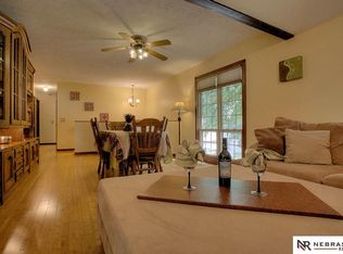 3714 Burr Oak Dr, Bellevue, NE 68123