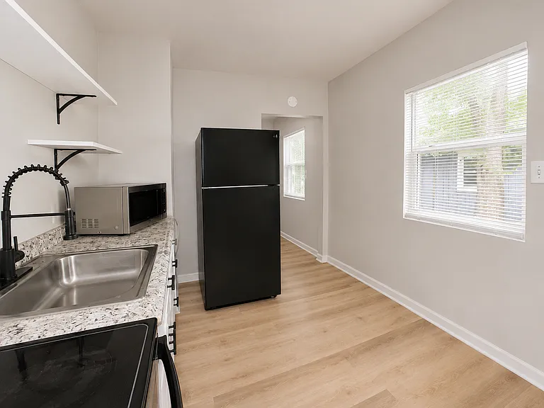3328 Commonwealth Ave — Photo 7