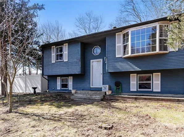 73 Pinecrest Dr, Exeter, RI 02822