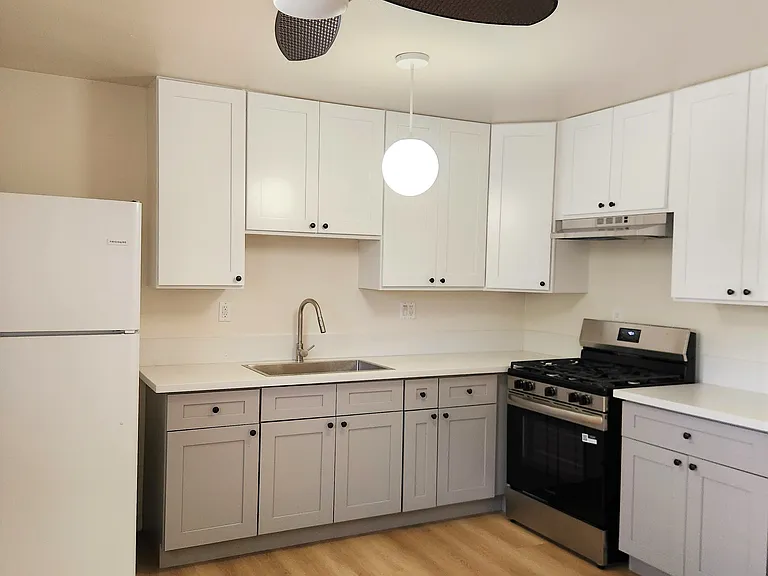 1630 S Gramercy Pl #1 — Photo 3