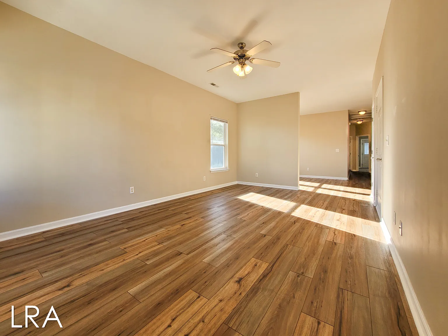 3 bed, 1200 sqft, $1,550 — Photo 2