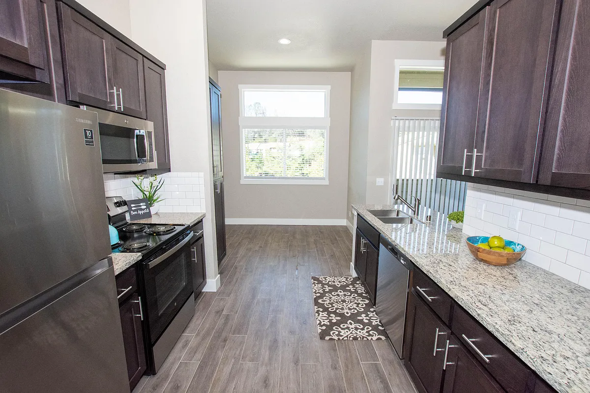 Building Photo - The Ridge Apartments