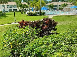 174 Palm Dr APT 5, Naples, FL 34112