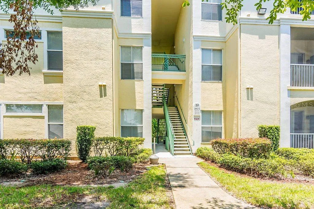 2 bed, 2.0 bath, 1110 sqft, $1,800 — Photo 1