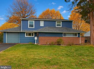 46 Hydrangea Rd, Levittown, PA 19056