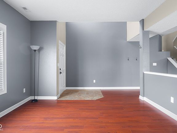 4th image of 2910 Parkview Dr