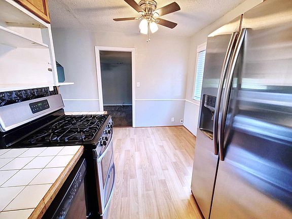 5th image of 3933 SE 10th Pl
