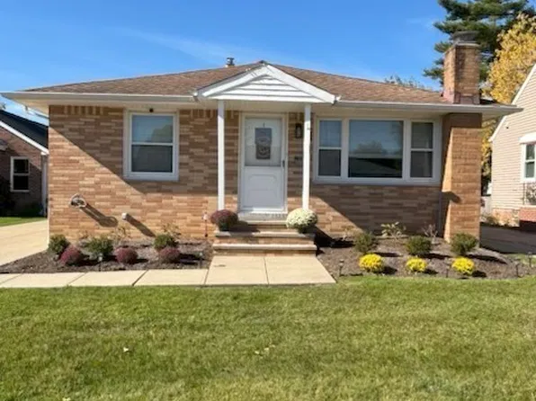 1598 Temple Ave, Mayfield Heights, OH 44124