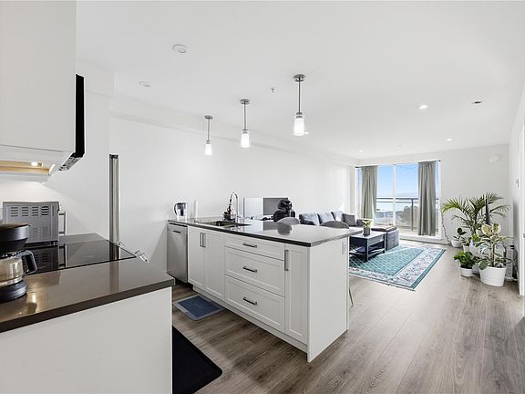 2nd image of 119 Haliburton St #503