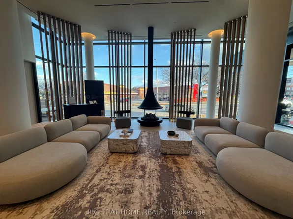 1 Fairview Rd E, Mississauga, ON