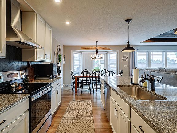 2nd image of 10271 Harlequin Ct