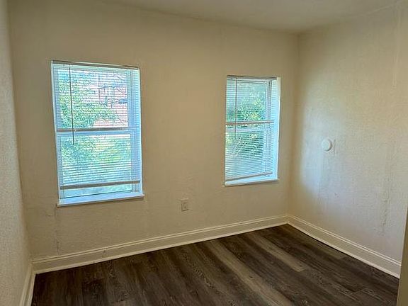 3rd image of 2124 Hollins St