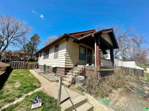 4525 Grant St, Sioux City, IA 51108