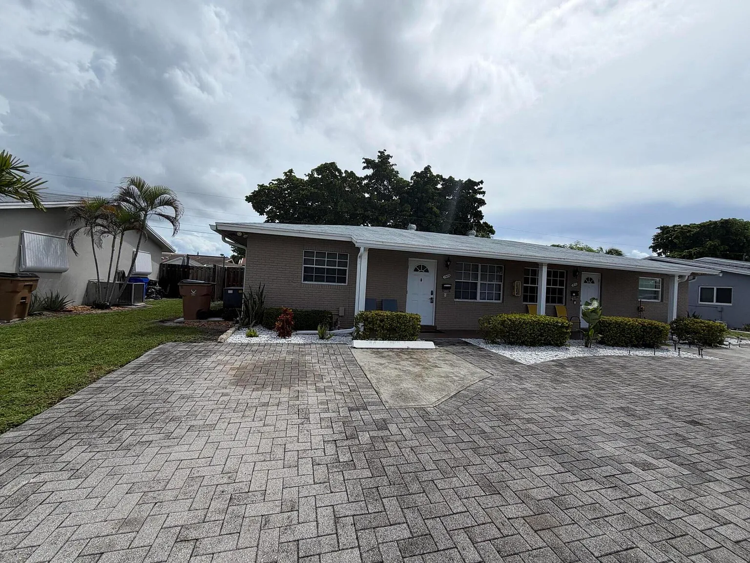 2 bed, 1.0 bath, 917 sqft, $2,400 — Photo 1