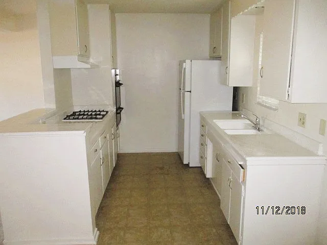 414 E Sola St #4 — Photo 6