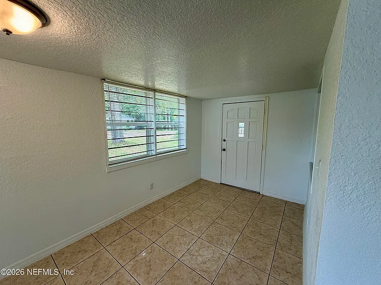 5903 Droad St — Photo 6