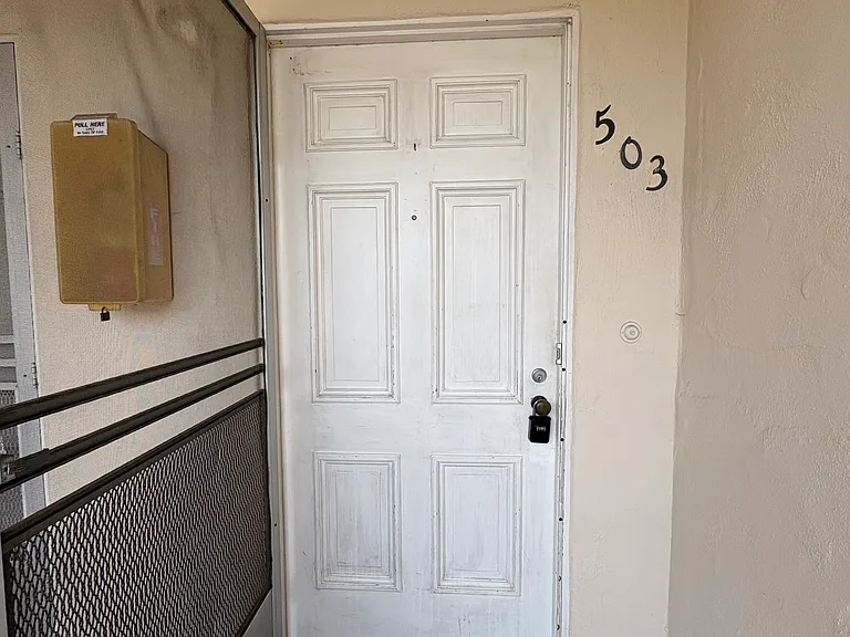 501 E Carrillo St #503 — Photo 2