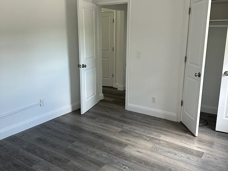 570 Fairview Ave #11 — Photo 8