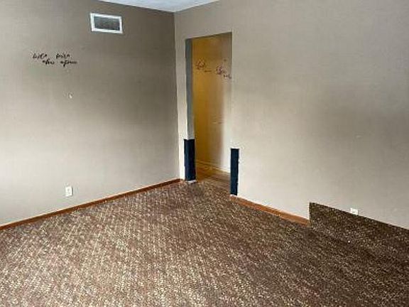 5th image of 2445 Tyro Ave