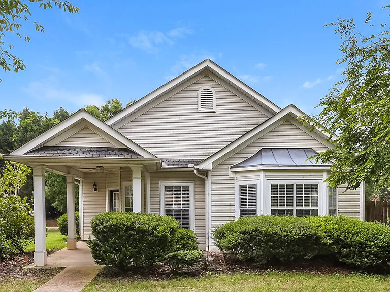 8 Arendt Park Ln — Photo 1