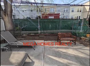 21-36 47th St #1, Astoria, NY 11105