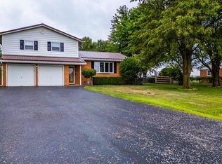 1821 Old Springfield Rd, New Holland, OH 43145