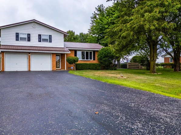 1821 Old Springfield Rd, New Holland, OH 43145