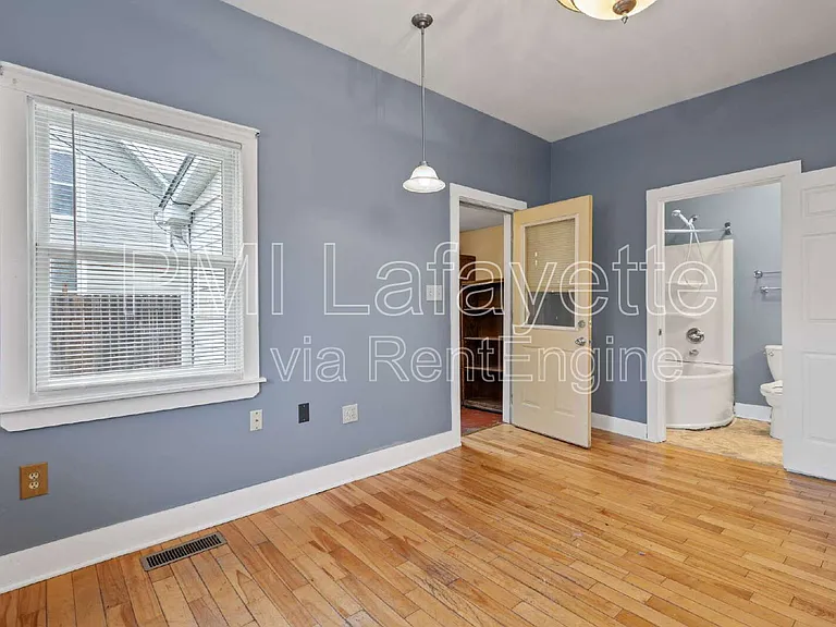 403 S East St — Photo 8